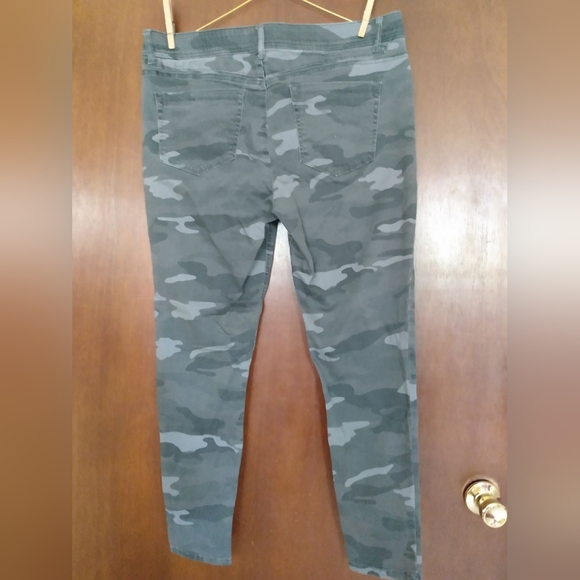 Democracy Absolution Camo Jean 16 - Picture 4 of 4